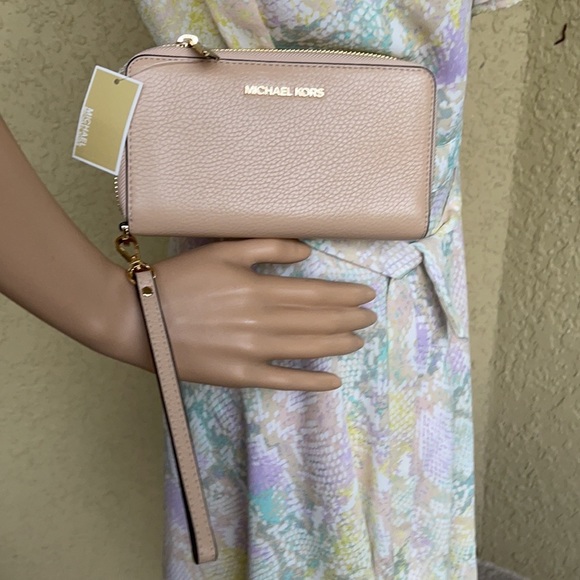 Michael Kors Jet Set Travel Lg Flat Multifunctional Phone Case-Wristlet-Wallet - Picture 3 of 16